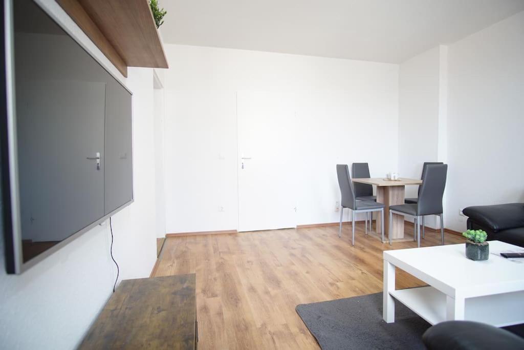 Center Apartment *